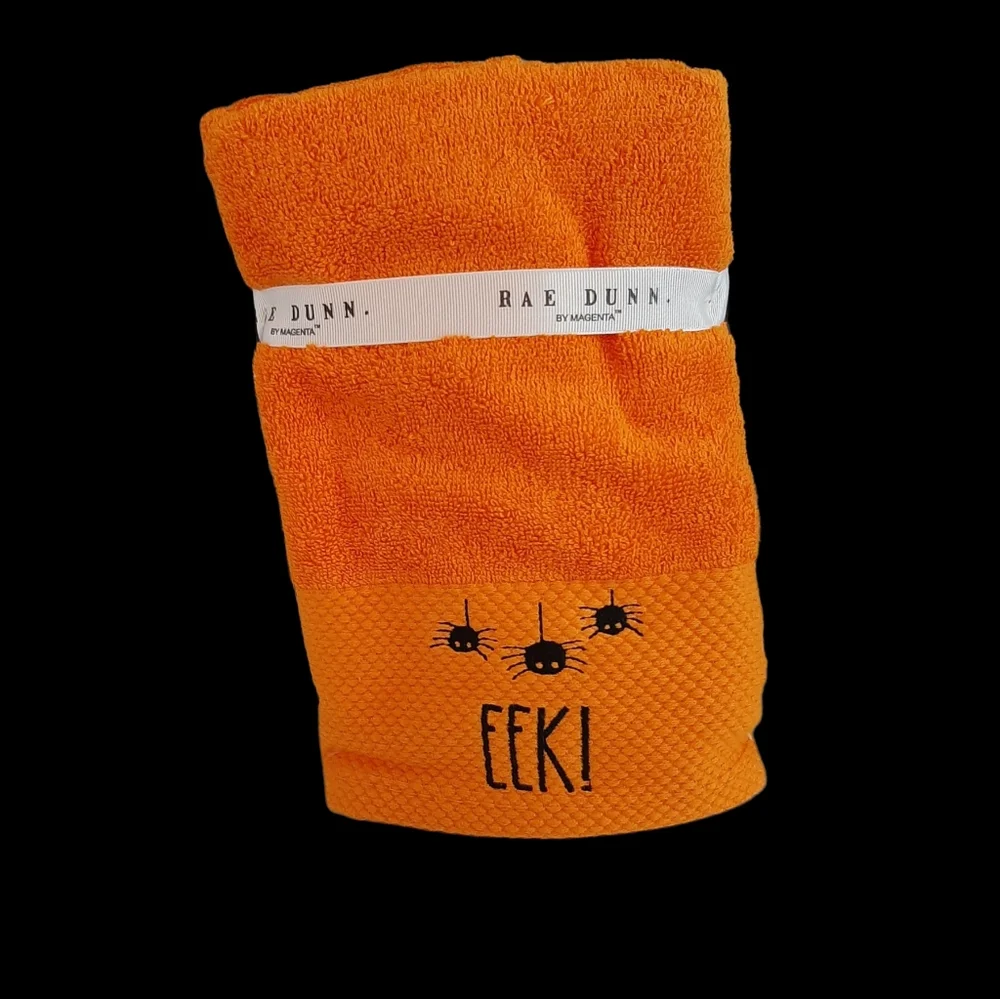 Rae Dunn EEK! 16